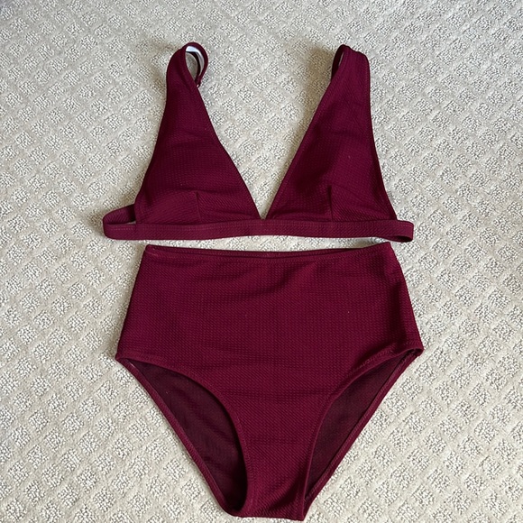 Burgundy high waisted bikini - Picture 1 of 2